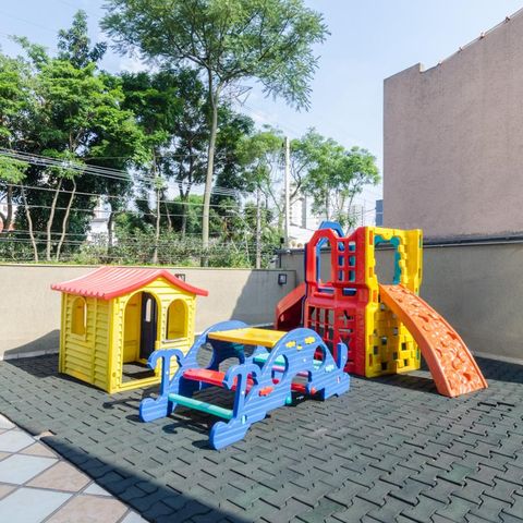 Apartamento à venda com 96m², 3 quartos e 3 vagas Apartamento à venda com 96m², 3 quartos e 3 vagasÁrea comum - Playground