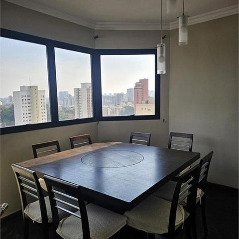 Apartamento à venda com 157m², 4 quartos e 2 vagas
