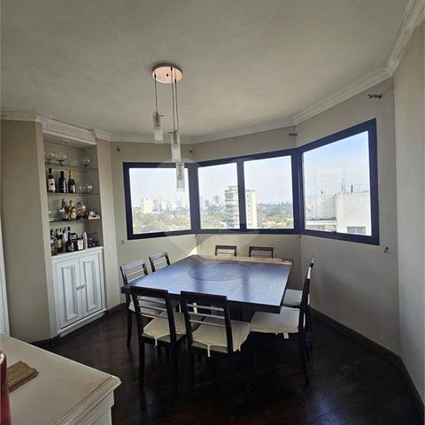 Apartamento à venda com 157m², 4 quartos e 2 vagas
