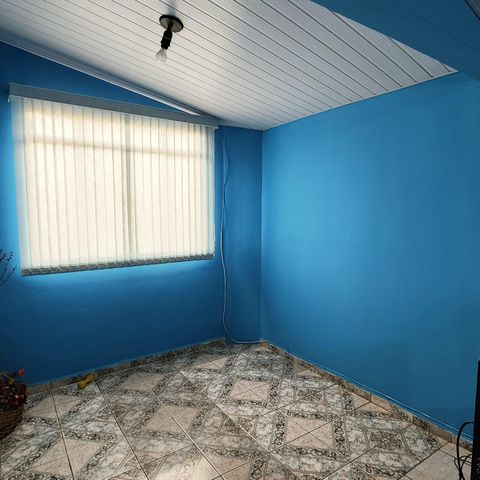 Casa à venda com 125m², 4 quartos e 2 vagas Casa à venda com 125m², 4 quartos e 2 vagasSala