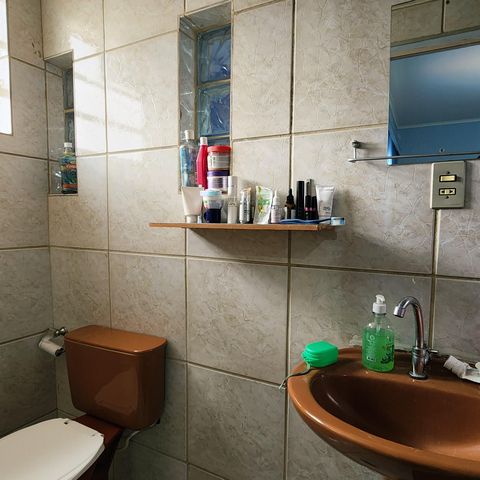 Casa à venda com 125m², 4 quartos e 2 vagas Casa à venda com 125m², 4 quartos e 2 vagasBanheiro