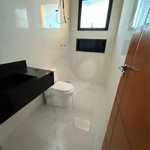 Casa à venda com 170m², 3 quartos e 1 vaga