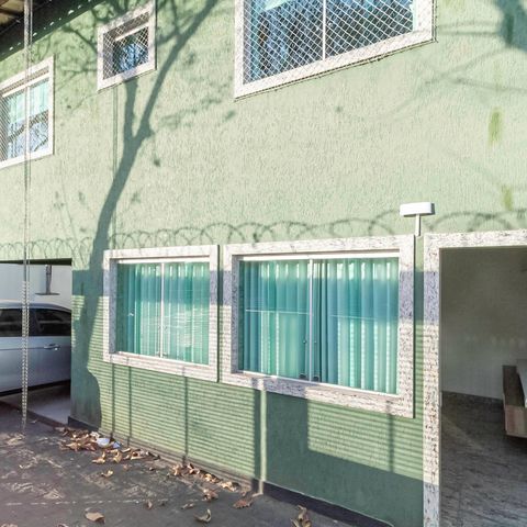 Casa à venda com 105m², 3 quartos e 1 vaga Casa à venda com 105m², 3 quartos e 1 vagaFachada