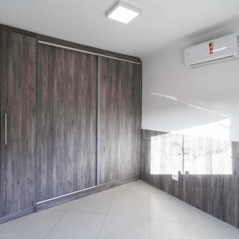 Casa à venda com 105m², 3 quartos e 1 vaga Casa à venda com 105m², 3 quartos e 1 vagaSuíte