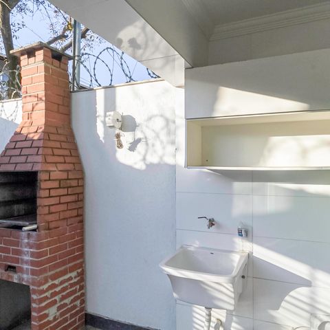 Casa à venda com 105m², 3 quartos e 1 vaga Casa à venda com 105m², 3 quartos e 1 vagaÁrea de serviço