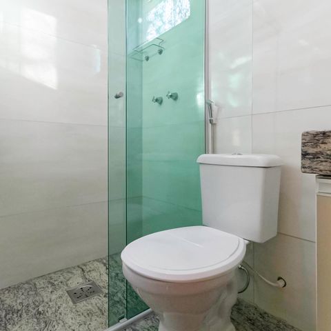 Casa à venda com 105m², 3 quartos e 1 vaga Casa à venda com 105m², 3 quartos e 1 vagaBanheiro social