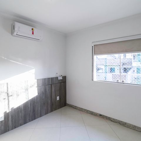 Casa à venda com 105m², 3 quartos e 1 vaga Casa à venda com 105m², 3 quartos e 1 vagaSuíte