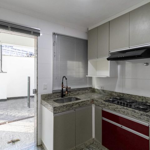 Casa à venda com 105m², 3 quartos e 1 vaga Casa à venda com 105m², 3 quartos e 1 vagaCozinha