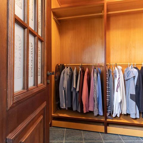 Casa à venda com 309m², 3 quartos e 4 vagas Casa à venda com 309m², 3 quartos e 4 vagasCloset do Banheiro da Suíte