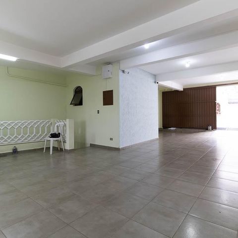 Casa à venda com 309m², 3 quartos e 4 vagas Casa à venda com 309m², 3 quartos e 4 vagasGaragem