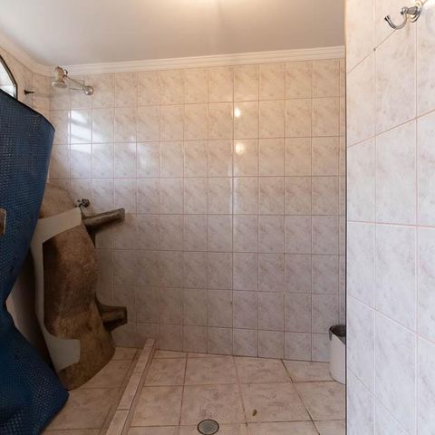 Casa à venda com 309m², 3 quartos e 4 vagas Casa à venda com 309m², 3 quartos e 4 vagasBanheiro de Serviço