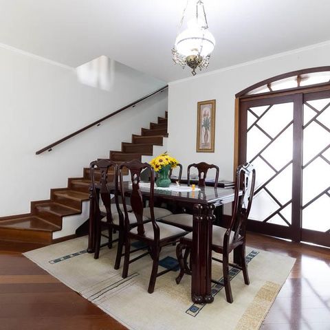 Casa à venda com 309m², 3 quartos e 4 vagas Casa à venda com 309m², 3 quartos e 4 vagasSala