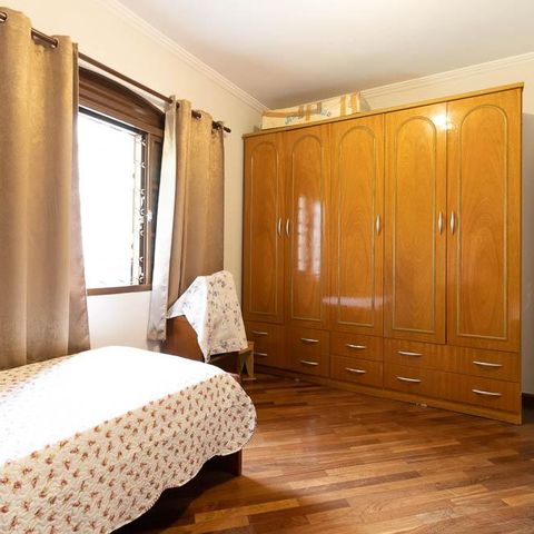 Casa à venda com 309m², 3 quartos e 4 vagas Casa à venda com 309m², 3 quartos e 4 vagasQuarto