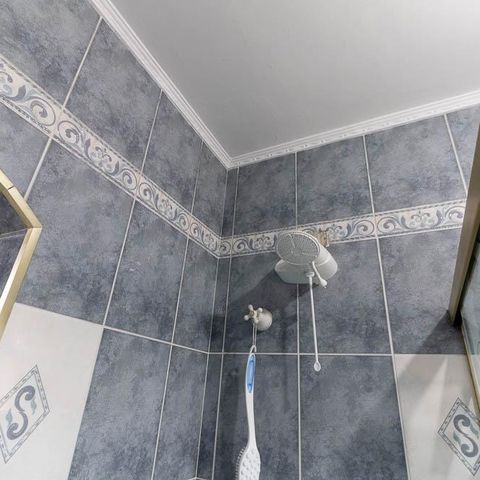 Casa à venda com 309m², 3 quartos e 4 vagas Casa à venda com 309m², 3 quartos e 4 vagasBanheiro da Suíte