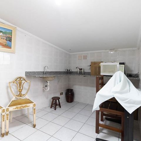 Casa à venda com 309m², 3 quartos e 4 vagas Casa à venda com 309m², 3 quartos e 4 vagasAteliê