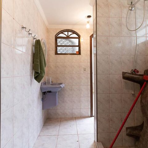 Casa à venda com 309m², 3 quartos e 4 vagas Casa à venda com 309m², 3 quartos e 4 vagasBanheiro de Serviço