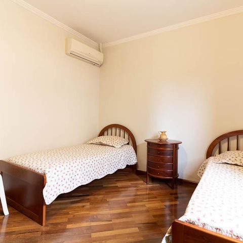 Casa à venda com 309m², 3 quartos e 4 vagas Casa à venda com 309m², 3 quartos e 4 vagasQuarto