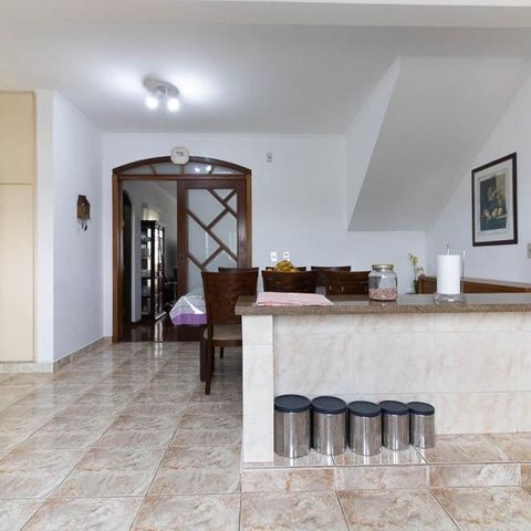 Casa à venda com 309m², 3 quartos e 4 vagas Casa à venda com 309m², 3 quartos e 4 vagasCozinha