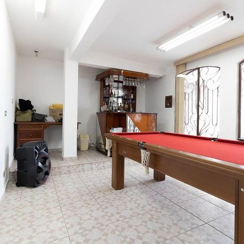 Casa à venda com 309m², 3 quartos e 4 vagas Casa à venda com 309m², 3 quartos e 4 vagasÁrea comum - Sala de Jogos