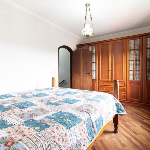 Casa à venda com 309m², 3 quartos e 4 vagas Casa à venda com 309m², 3 quartos e 4 vagasSuíte