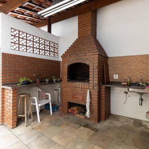 Casa à venda com 309m², 3 quartos e 4 vagas Casa à venda com 309m², 3 quartos e 4 vagasChurrasqueira