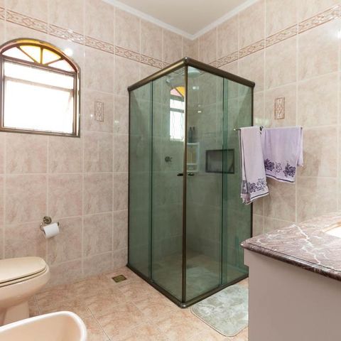 Casa à venda com 309m², 3 quartos e 4 vagas Casa à venda com 309m², 3 quartos e 4 vagasBanheiro Social