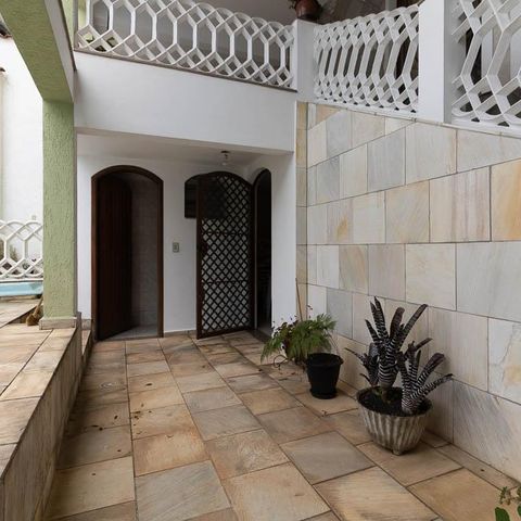 Casa à venda com 309m², 3 quartos e 4 vagas Casa à venda com 309m², 3 quartos e 4 vagasQuintal