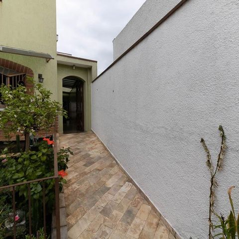 Casa à venda com 309m², 3 quartos e 4 vagas Casa à venda com 309m², 3 quartos e 4 vagasEntrada