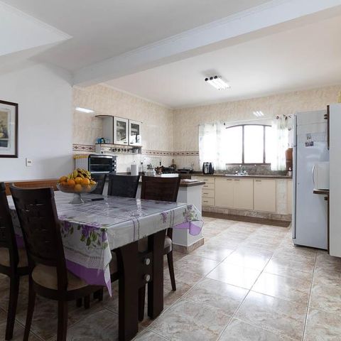 Casa à venda com 309m², 3 quartos e 4 vagas Casa à venda com 309m², 3 quartos e 4 vagasCozinha