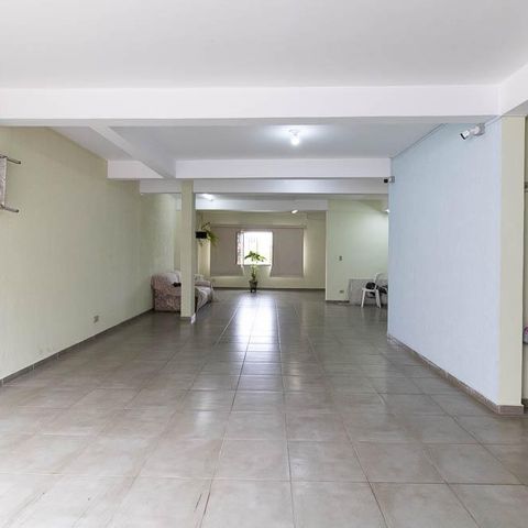 Casa à venda com 309m², 3 quartos e 4 vagas Casa à venda com 309m², 3 quartos e 4 vagasGaragem
