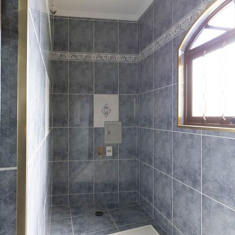 Casa à venda com 309m², 3 quartos e 4 vagas Casa à venda com 309m², 3 quartos e 4 vagasBanheiro da Suíte