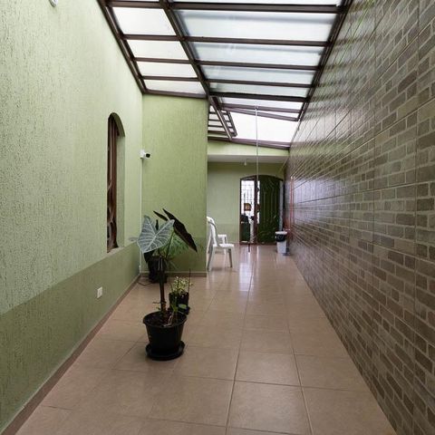 Casa à venda com 309m², 3 quartos e 4 vagas Casa à venda com 309m², 3 quartos e 4 vagasEntrada