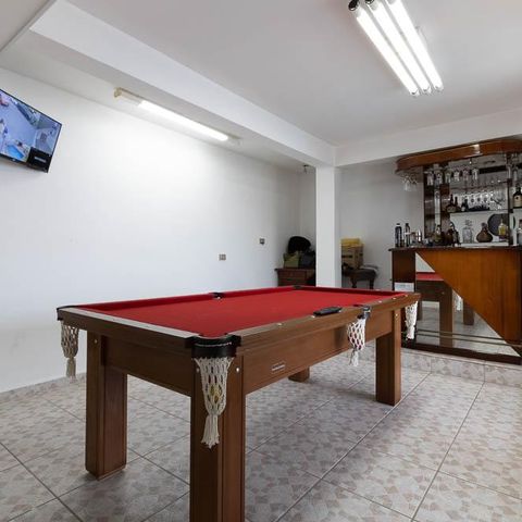 Casa à venda com 309m², 3 quartos e 4 vagas Casa à venda com 309m², 3 quartos e 4 vagasÁrea comum - Sala de Jogos