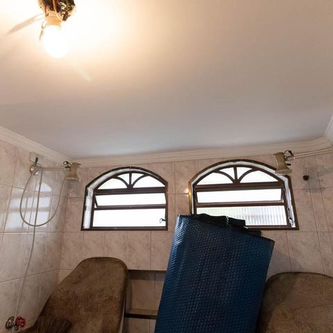 Casa à venda com 309m², 3 quartos e 4 vagas Casa à venda com 309m², 3 quartos e 4 vagasBanheiro de Serviço