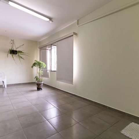 Casa à venda com 309m², 3 quartos e 4 vagas Casa à venda com 309m², 3 quartos e 4 vagasHall da Garagem