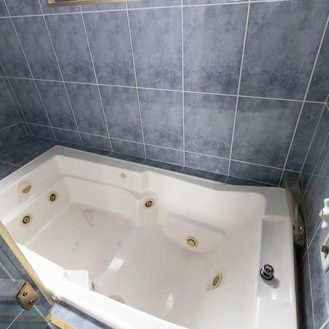 Casa à venda com 309m², 3 quartos e 4 vagas Casa à venda com 309m², 3 quartos e 4 vagasBanheiro da Suíte