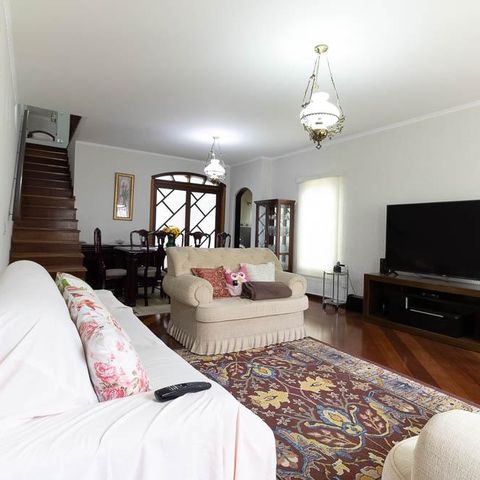 Casa à venda com 309m², 3 quartos e 4 vagas Casa à venda com 309m², 3 quartos e 4 vagasSala