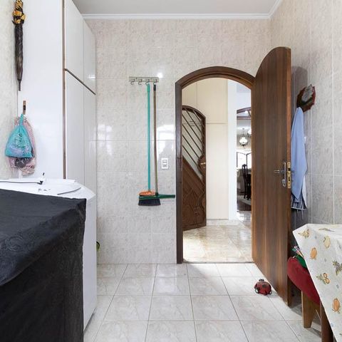Casa à venda com 309m², 3 quartos e 4 vagas Casa à venda com 309m², 3 quartos e 4 vagasLavanderia