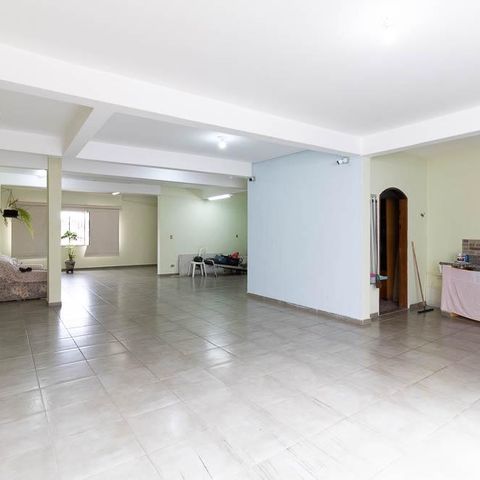 Casa à venda com 309m², 3 quartos e 4 vagas Casa à venda com 309m², 3 quartos e 4 vagasGaragem