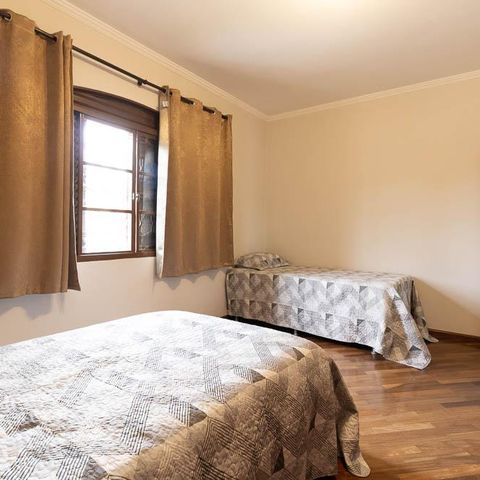 Casa à venda com 309m², 3 quartos e 4 vagas Casa à venda com 309m², 3 quartos e 4 vagasQuarto 2