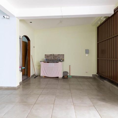 Casa à venda com 309m², 3 quartos e 4 vagas Casa à venda com 309m², 3 quartos e 4 vagasGaragem
