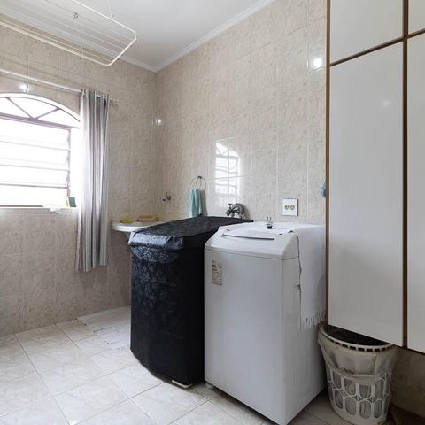 Casa à venda com 309m², 3 quartos e 4 vagas Casa à venda com 309m², 3 quartos e 4 vagasLavanderia