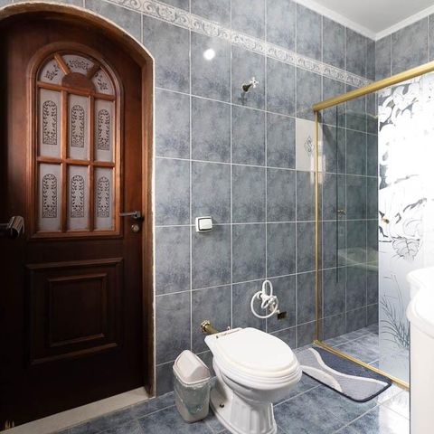 Casa à venda com 309m², 3 quartos e 4 vagas Casa à venda com 309m², 3 quartos e 4 vagasBanheiro da Suíte