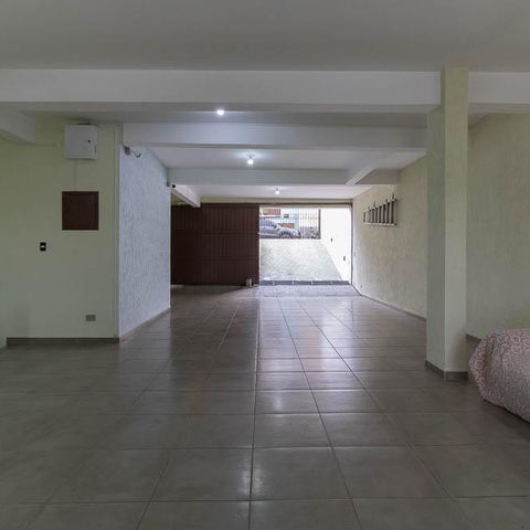 Casa à venda com 309m², 3 quartos e 4 vagas Casa à venda com 309m², 3 quartos e 4 vagasGaragem