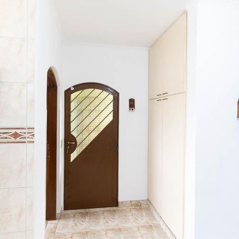 Casa à venda com 309m², 3 quartos e 4 vagas Casa à venda com 309m², 3 quartos e 4 vagasEntrada