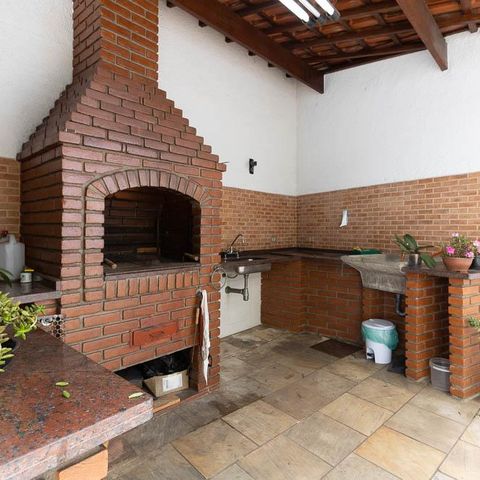 Casa à venda com 309m², 3 quartos e 4 vagas Casa à venda com 309m², 3 quartos e 4 vagasChurrasqueira