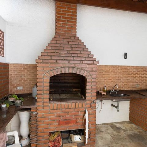 Casa à venda com 309m², 3 quartos e 4 vagas Casa à venda com 309m², 3 quartos e 4 vagasChurrasqueira