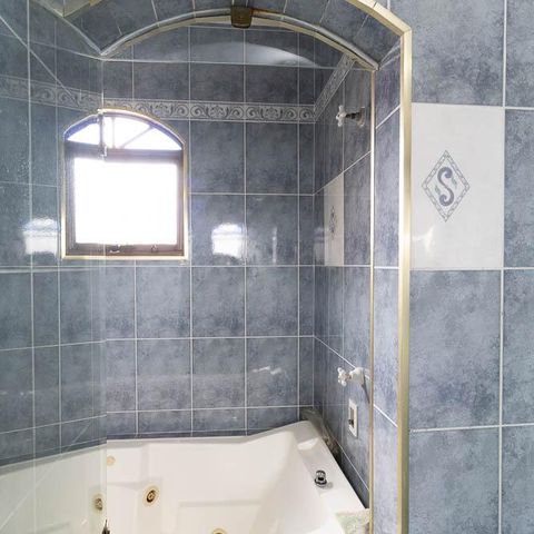 Casa à venda com 309m², 3 quartos e 4 vagas Casa à venda com 309m², 3 quartos e 4 vagasBanheiro da Suíte