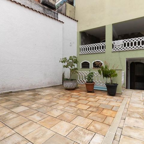 Casa à venda com 309m², 3 quartos e 4 vagas Casa à venda com 309m², 3 quartos e 4 vagasQuintal