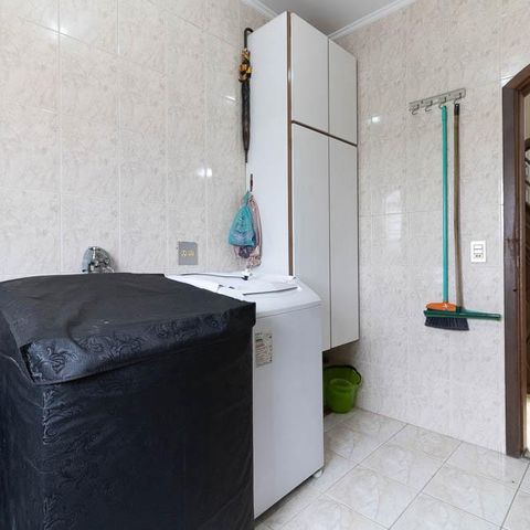 Casa à venda com 309m², 3 quartos e 4 vagas Casa à venda com 309m², 3 quartos e 4 vagasLavanderia